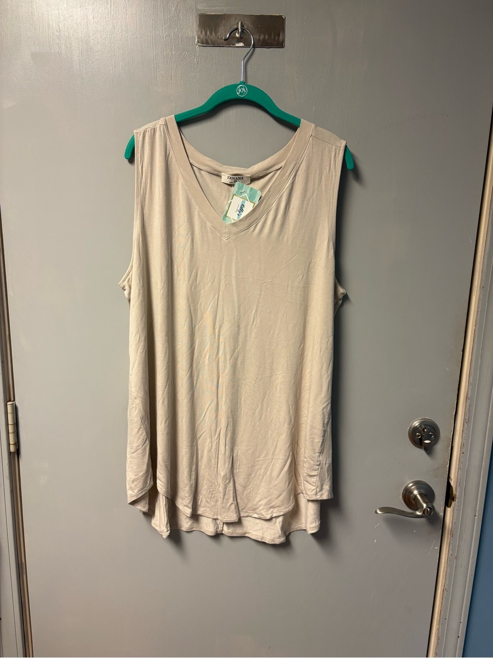 NEW Zenana Sleeveless V-Neck Tunic Tank Top - Cream size 2X
